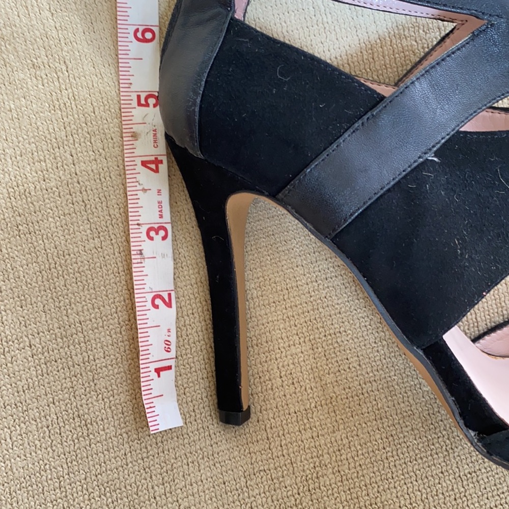 Vince Camuto Pumps - Picture 8 of 9